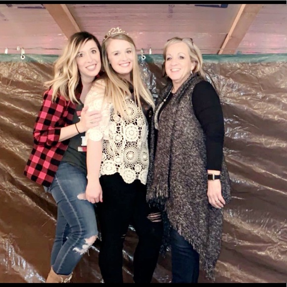 Meet your Posher, Carol - Picture 1 of 1